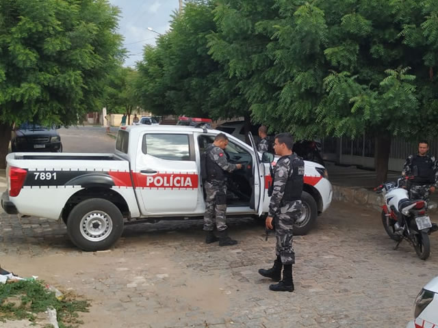 O jovem foi preso e encaminhado à delegacia de Polícia Civil (Foto: Reprodução)