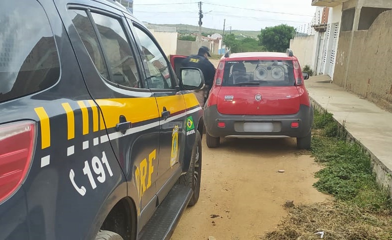 Um foragido da justiça e outros três indivíduos foram presos. As ocorrências distintas se deram nos municípios de João Pessoa, Alhandra e Campina Grande (Foto: Reprodução)