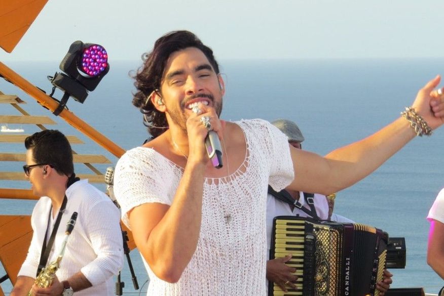 Gabriel Diniz gravou em Noronha o DVD GD na Ilha (Foto: Ana Clara Marinho/TV Globo).