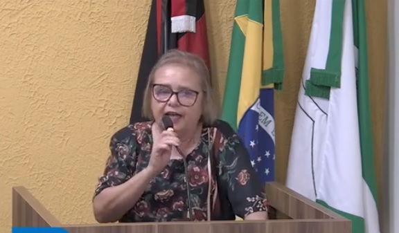 Gestão de Marcelo Vale é desonesta, perseguidora e vice-prefeito cospe no prato que comeu, diz vereadora