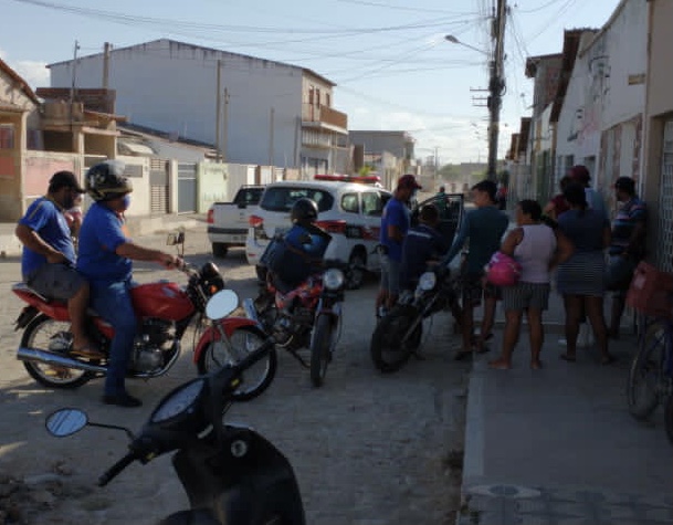 O local do ocorrido foi isolado até a chegada da perícia da Polícia Civil (Foto: Reprodução Redes Sociais)