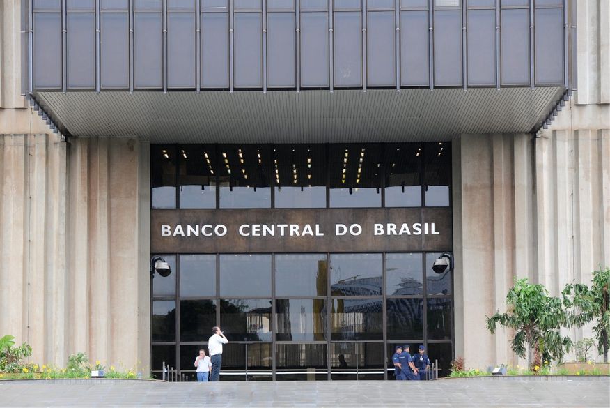 O presidente da autarquia, Roberto Campos Neto, afirmou em reuniões com o mercado que caso o governo decidisse descumprir o teto de gastos no próximo ano o BC retiraria o 