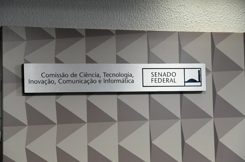 A comissão também é responsável por aprovar autorizações de radiodifusão - MAYRA
