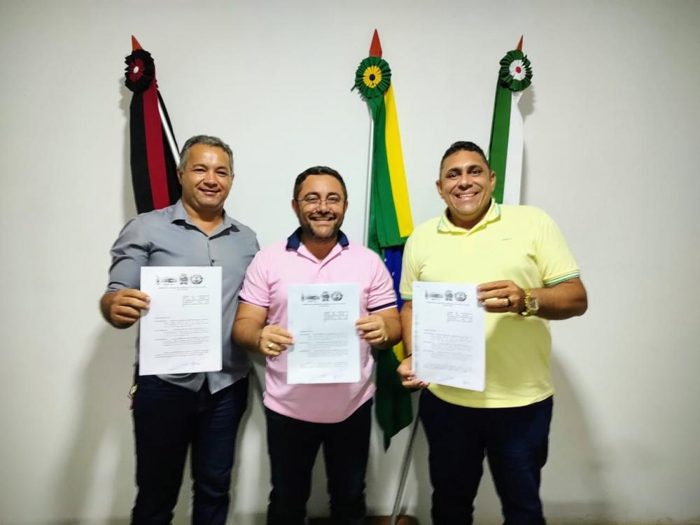 Os gestores assinarem o Termo de Cooperação Mútua de Parceria para manutenção da Casa de Apoio na capital João Pessoa. (Foto: Divulgação).