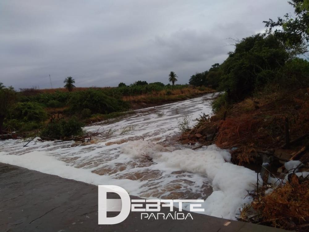 De acordo com o meteorologista Rodrigo Limeira, as chuvas devem continuar durante o mês de novembro. (Foto: Reprodução).