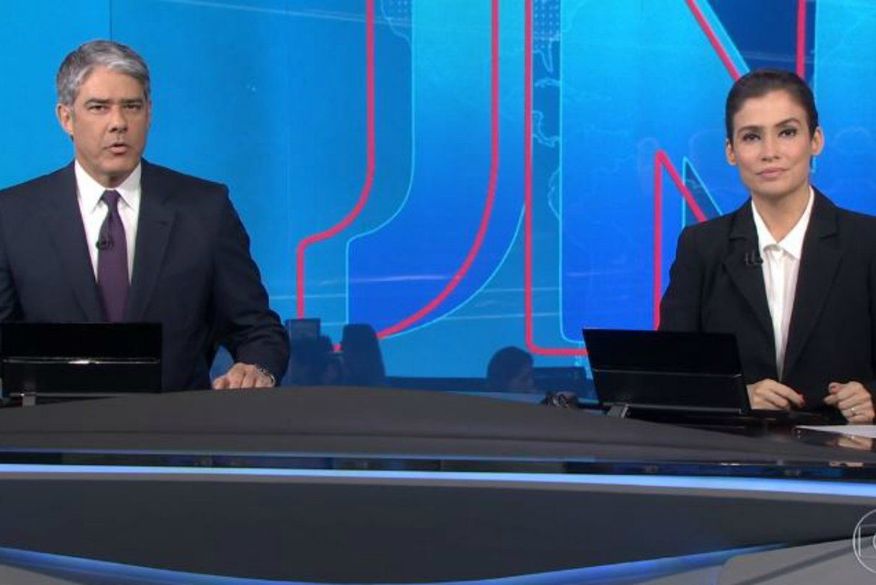 Defesa de Flávio Bolsonaro protocola notícia-crime contra William Bonner e Renata Vasconcellos (Foto: Reprodução).