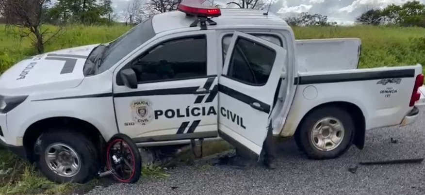 Grave acidente envolvendo viatura da Polícia Civil e motocicleta, deixa uma pessoa morta na BR-230 no município de Pombal