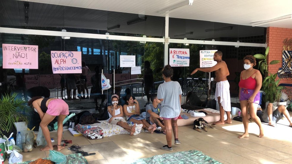 Alunos ocupam reitoria da UFPB, em João Pessoa — Foto: Raniery Soares/CBN João Pessoa
