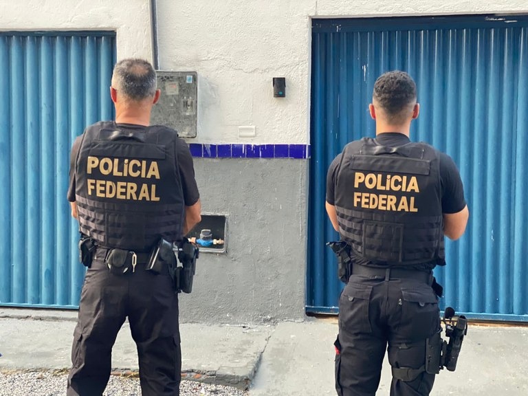 Foram cumpridos quatro mandados de busca a apreensão, expedidos pelo Juízo da 14ª Vara Federal de Patos/PB, para endereços localizados nas cidades paraibanas de Patos e João Pessoa. (Foto: Reprodução).