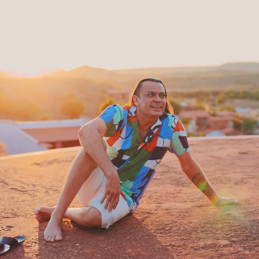 Frank Aguiar anuncia mudança de nome artístico e adota Luz Aguiar em nova fase de carreira — Foto: Reprodução/Instagram.