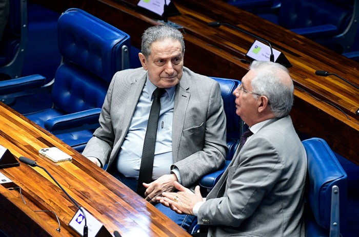 Mozarildo Cavalcanti (à esquerda) foi o autor do projeto que deu origem ao grupo - Pedro França/Agência Senado