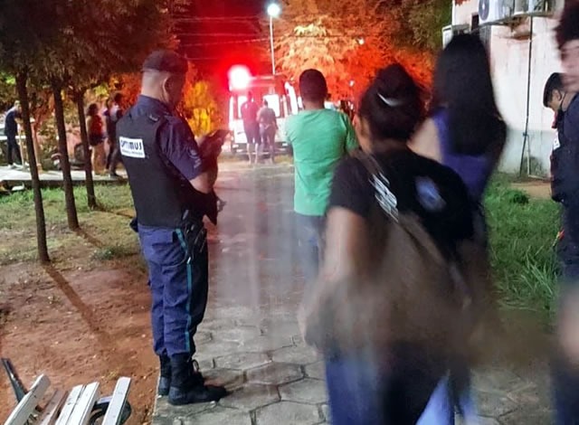 A jovem relatava sofrer fortes dores na região do tórax, e permanece internada na unidade hospitalar sob os cuidados médicos. (Foto: Reprodução).