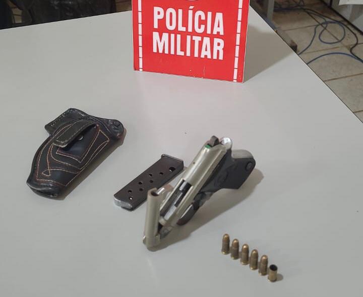 O suspeito trafegava em uma motocicleta quando os policiais deram ordem de parada. (Foto: Reprodução).