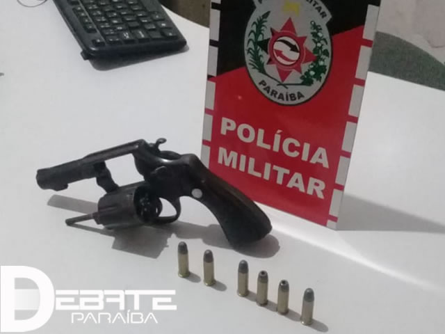 A arma e a moto apreendida foram levados à delegacia de Polícia Civil, para serem realizadas as medidas necessárias que manda a Lei (Foto: Reprodução)