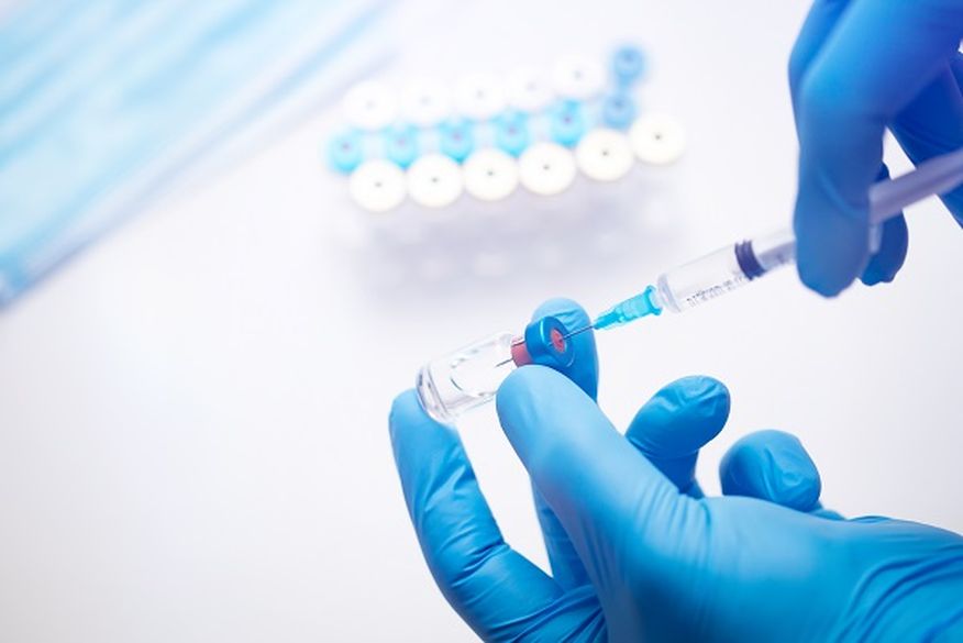 Os dados mais recentes da AstraZeneca e da Oxford indicam uma eficácia menor que a de outras vacinas concorrentes. (Foto: Reprodução)