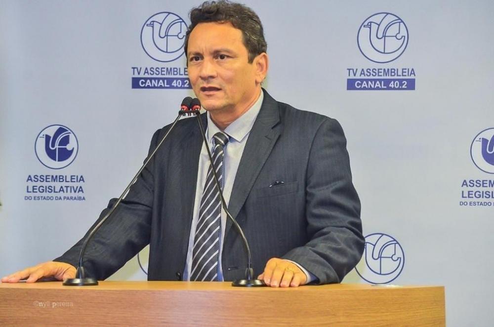Francisco Dutra estava internado em hospital particular de João Pessoa. (Foto: Reprodução).