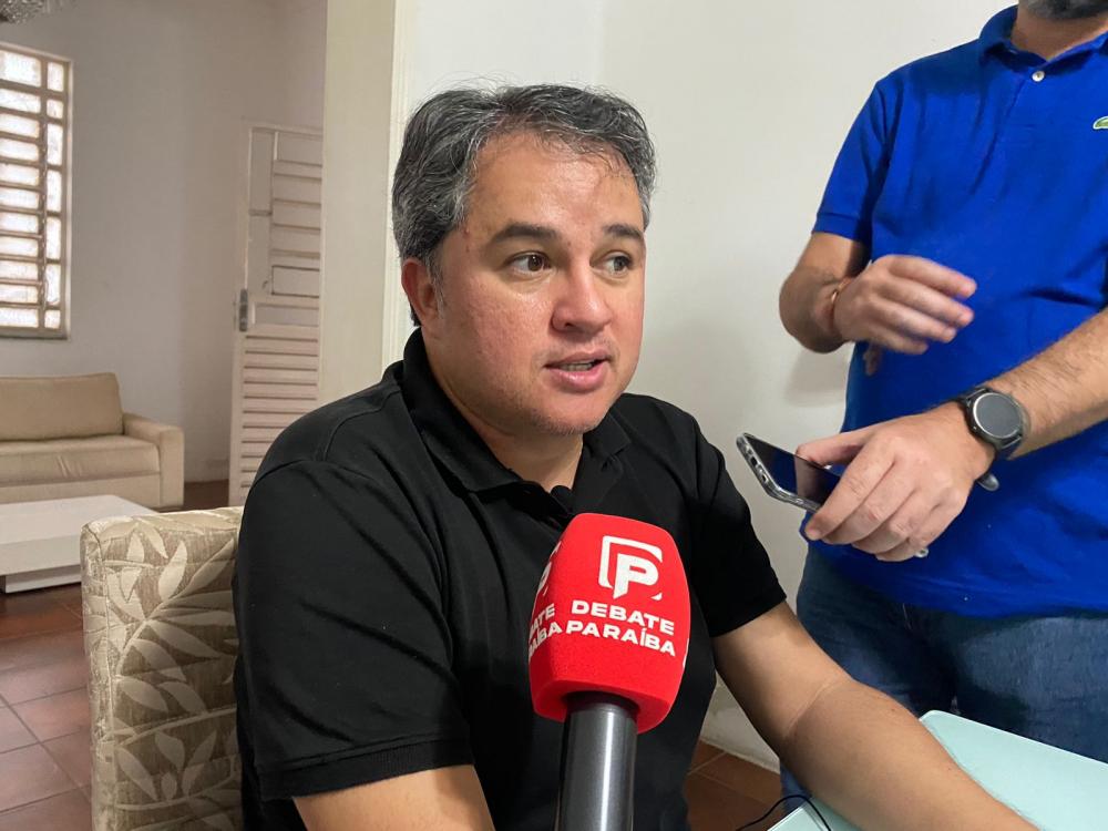 Em Sousa, Efraim Filho se reúne com André Gadelha e João Estrela, diz que Sousa vive um sentimento de libertação e responde a declarações de Fábio Tyrone 