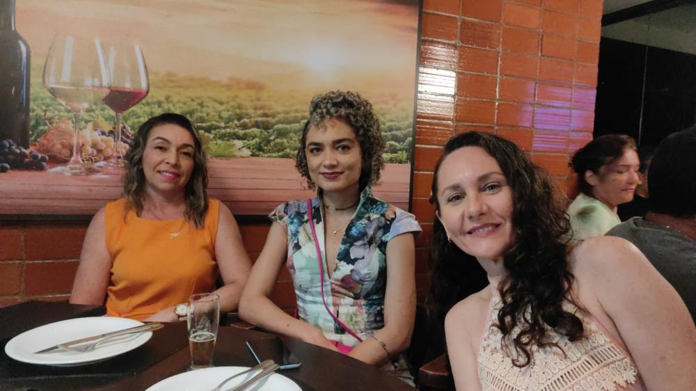 Foi um momento de descontração para estas mulheres guerreiras que se superam a cada dia, dividindo-se entre os dias de serviço e os afazeres do lar (Foto: Reprodução)