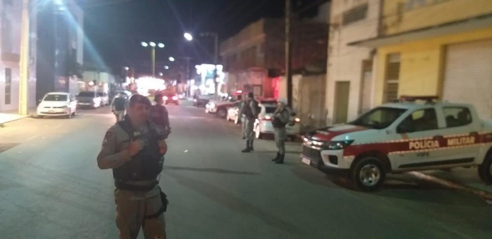 A ação policial contou com diversas abordagens em pessoas, verificação em veículos e realização de 16 testes de bafômetros (Foto: Reprodução)