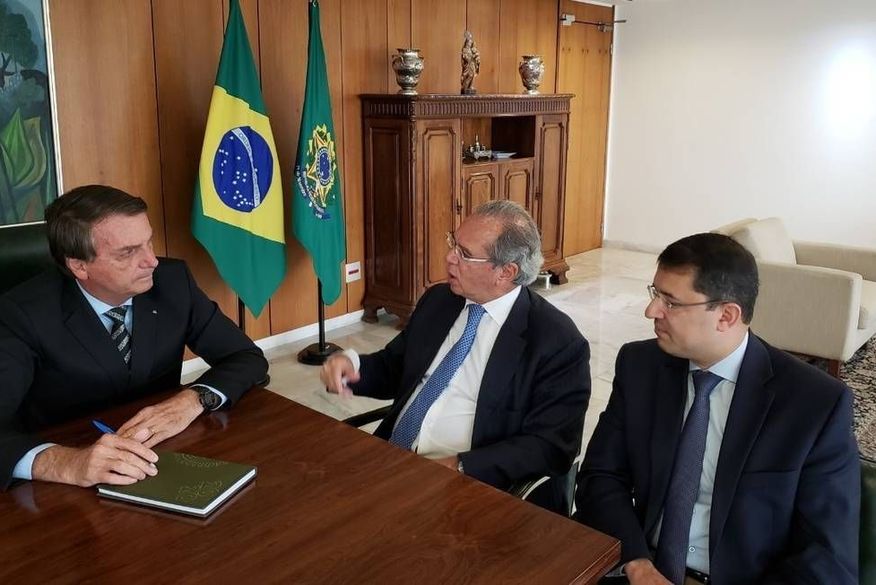Bolsonaro não especificou se isso valerá para qualquer das vacinas em desenvolvimento. (Foto: Reprodução).