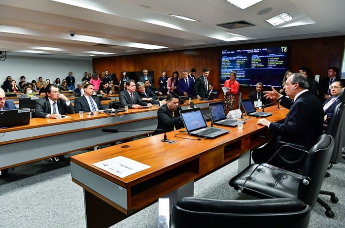 Reunião da CTFC, em março: senadores voltam a se reunir nesta quarta para avaliar audiências com ministrosTe atualizei