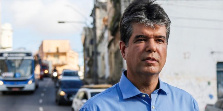 O deputado federal Ruy Carneiro demonstrou indignação a respeito do assunto. (Foto: Reprodução).