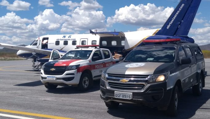 A apreensão aconteceu após denúncias sobre a chegada da droga pelo aeródromo de Catolé do Rocha (Foto: Reprodução)