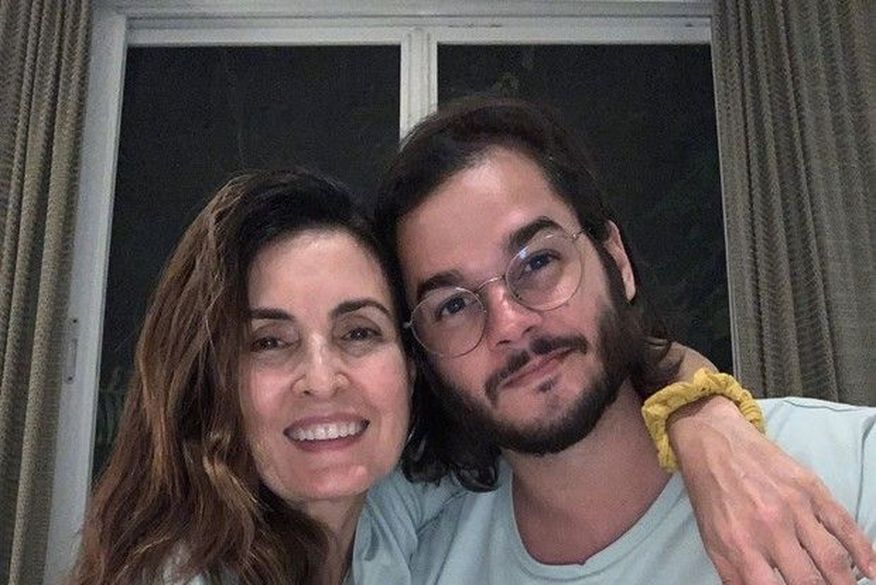 Túlio Gadêlha, 33, namorado de Fátima Bernardes, 58, revelou nas redes sociais que descobriu estar doente no momento em que levava a apresentadora ao hospital (Foto: Reprodução).