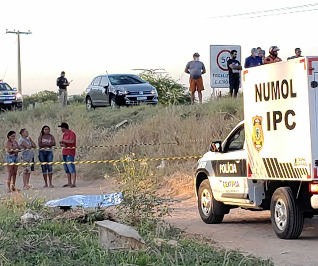 corpo foi levado ao IML de Cajazeiras para ser feito o exame cadavérico (Foto: Reprodução Cofemac)