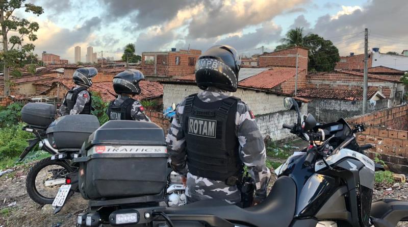 Indivíduo foragido da Justiça acusado de homicídio é preso em ação da Polícia Militar na zona rural de Nazarezinho