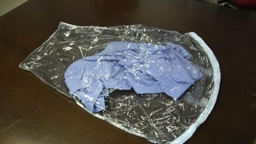 A camisa usada pelo executor do crime teria sido descartada, e após ser achada pela polícia foi enviada para perícia. (Foto: Reprodução).