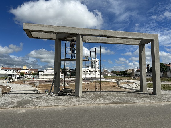 O Parque da Cidade será construído nas imediações da Praça da Bíblia, visando aproveitar a localização estratégica e ampliar as opções de lazer e convivência para os cidadãos de Sousa. (Foto: Divulgação).