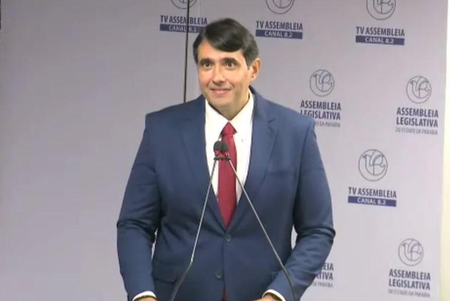 Em seu discurso de posse, Gadelha disse que chega ao Parlamento Estadual com o intuito de ajudar o estado a progredir. (Foto: Reprodução).