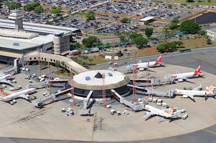 Aeroporto Internacional de Brasília foi alvo de atentado com caminhão-bomba na véspera do Natal de 2022; bomba foi recolhida em caminhão de combustível que iria para o terminal - Foto: Geraldo Magela/Agência Senado