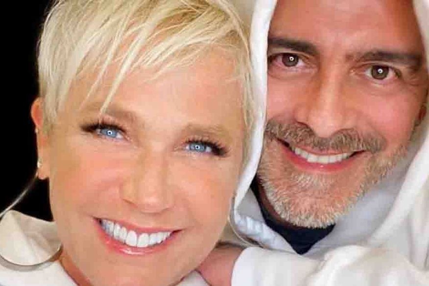 No lado da carreira, Xuxa revelou que não quer mais ter empresário no ano que vem. (Foto: Reprodução).