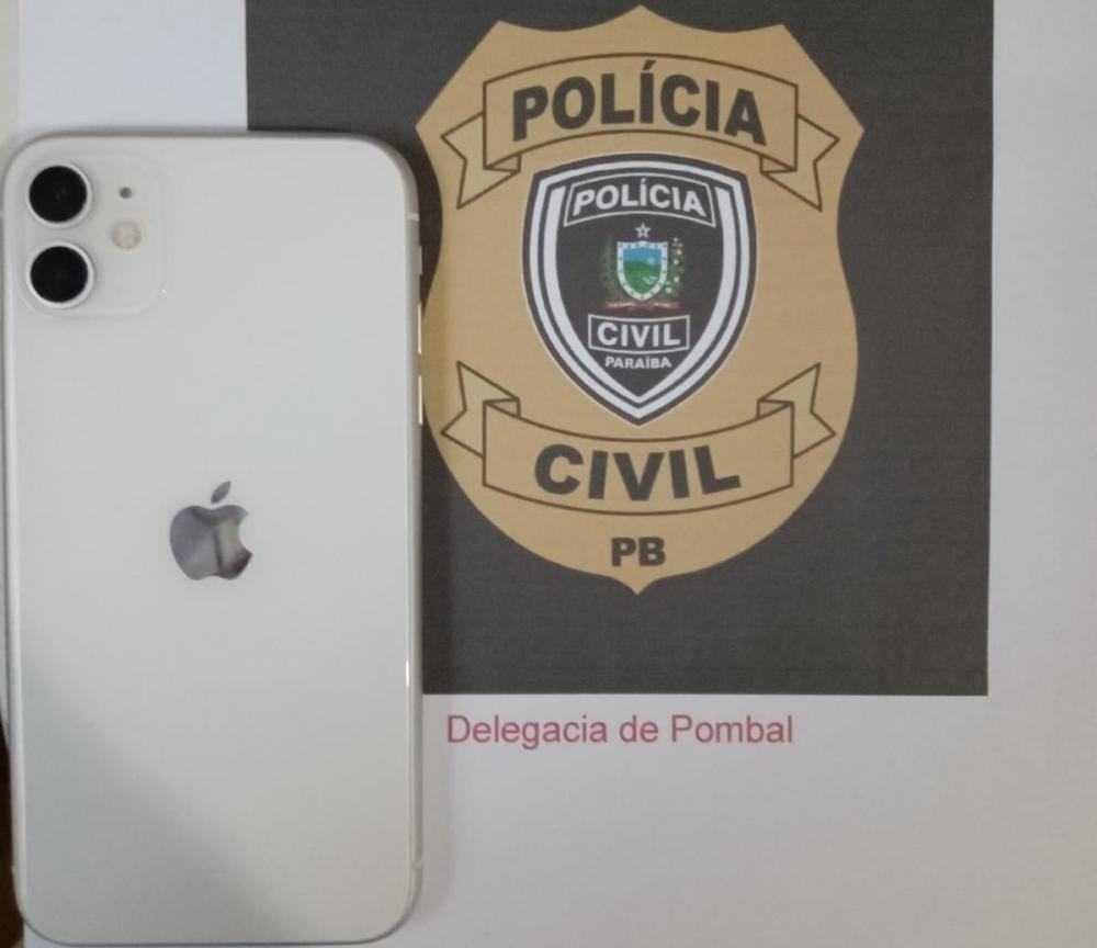 O celular foi levado à delegacia de Polícia Civil, e após serem adotadas as medidas necessárias foi entregue a verdadeira proprietária (Foto: Reprodução)