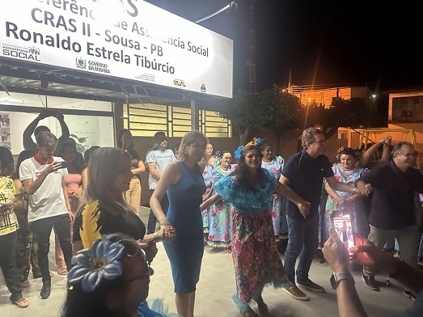 A cerimônia ainda contou com apresentações culturais do Grupo de Idosos do CRAS Mutirão e show musical de Pablo e Jean Felipe. (Foto: Divulgação).
