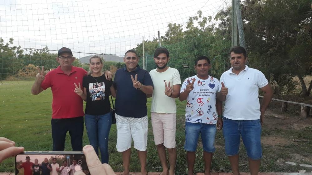 Os cinco vereadores e o prefeito eleito definiram a composição das chapas para os dois biênios. (Foto: Reprodução).