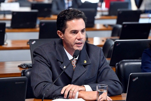 Ele passou quase três anos filiado à legenda socialista.