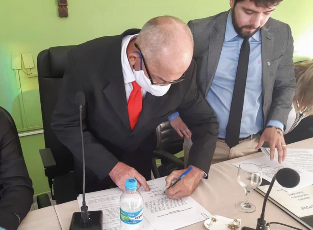As duas chapas encabeçadas por Damião e Mayra venceram o pleito por 5X4 contra a chapa encabeçada pela candidata Isabela Benigna (PSD). (Foto: Reprodução).