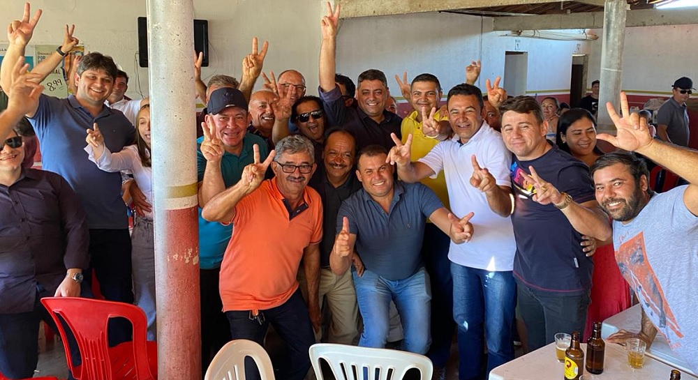 Célio da Usina confirma Thially Aristóteles como pré-candidato a prefeito de Vieirópolis; Neto de Santa anuncia rompimento e também lança pré-candidatura