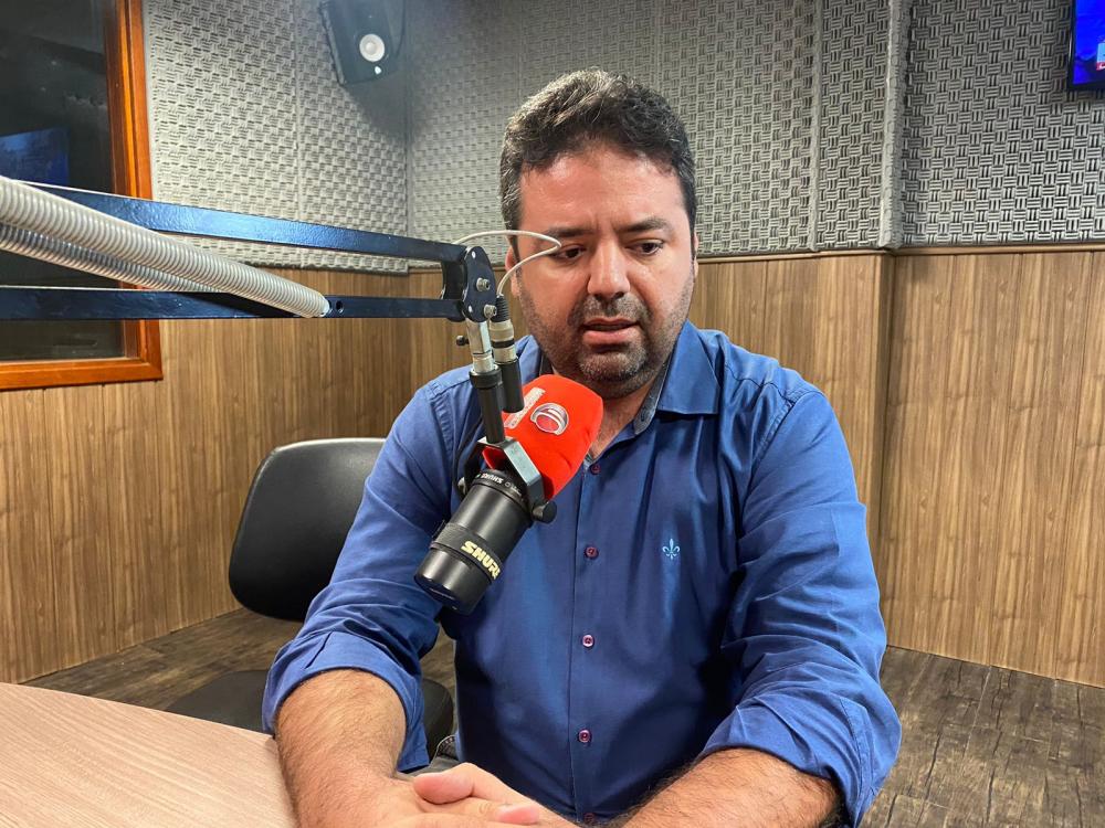 Vídeo: Vereador Neto de Santa expõem motivos do rompimento em Vieirópolis: “Ato de covardia e traição”