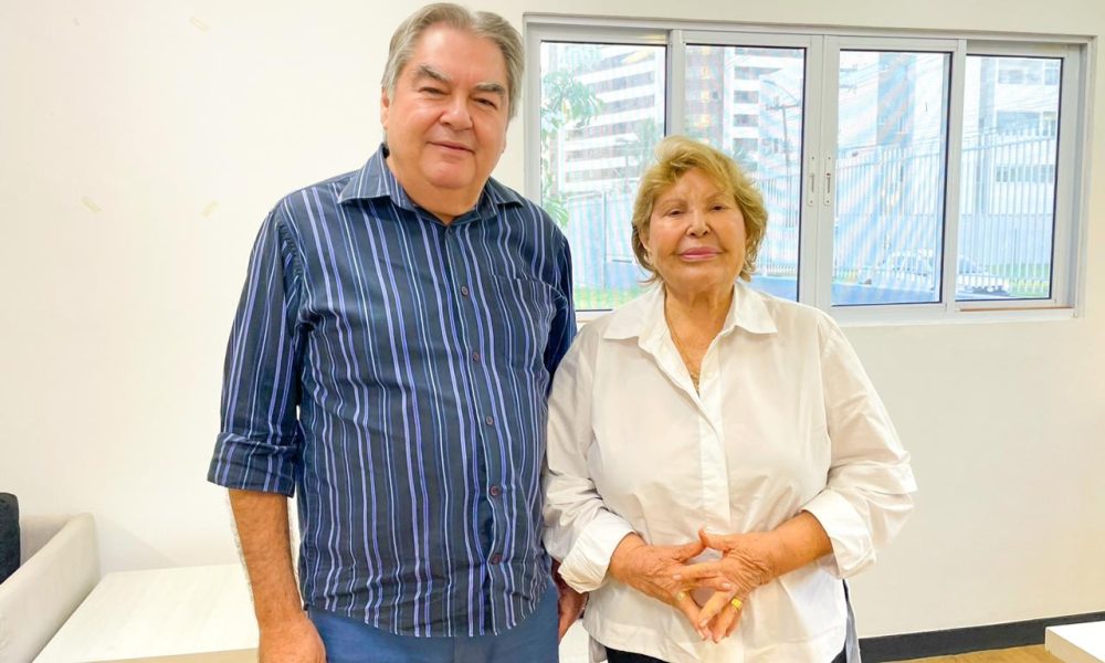 Lindolfo Pires confirmou com o Governador João Azevedo a realização da licitação que assegurar a modernização das praças esportivas. (Foto: Divulgação).