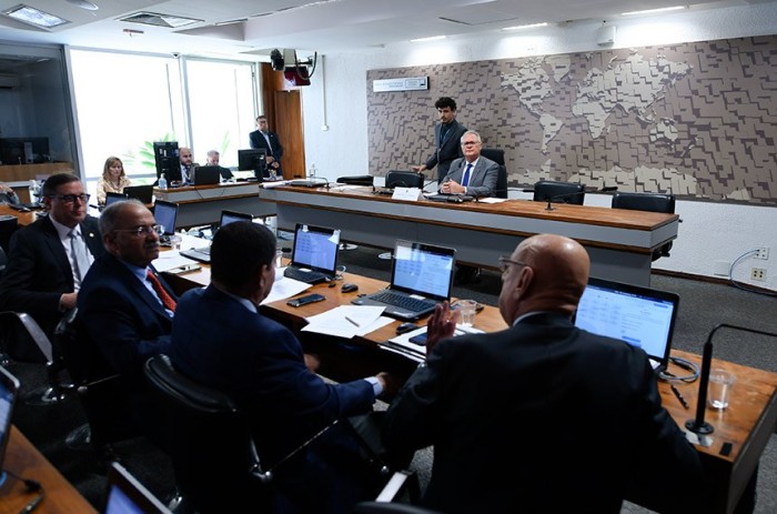 As companhias aéreas escolhidas poderão fazer escalas no território do país parceiro para fins não comerciais - Foto: Edilson Rodrigues/Agência Senado
