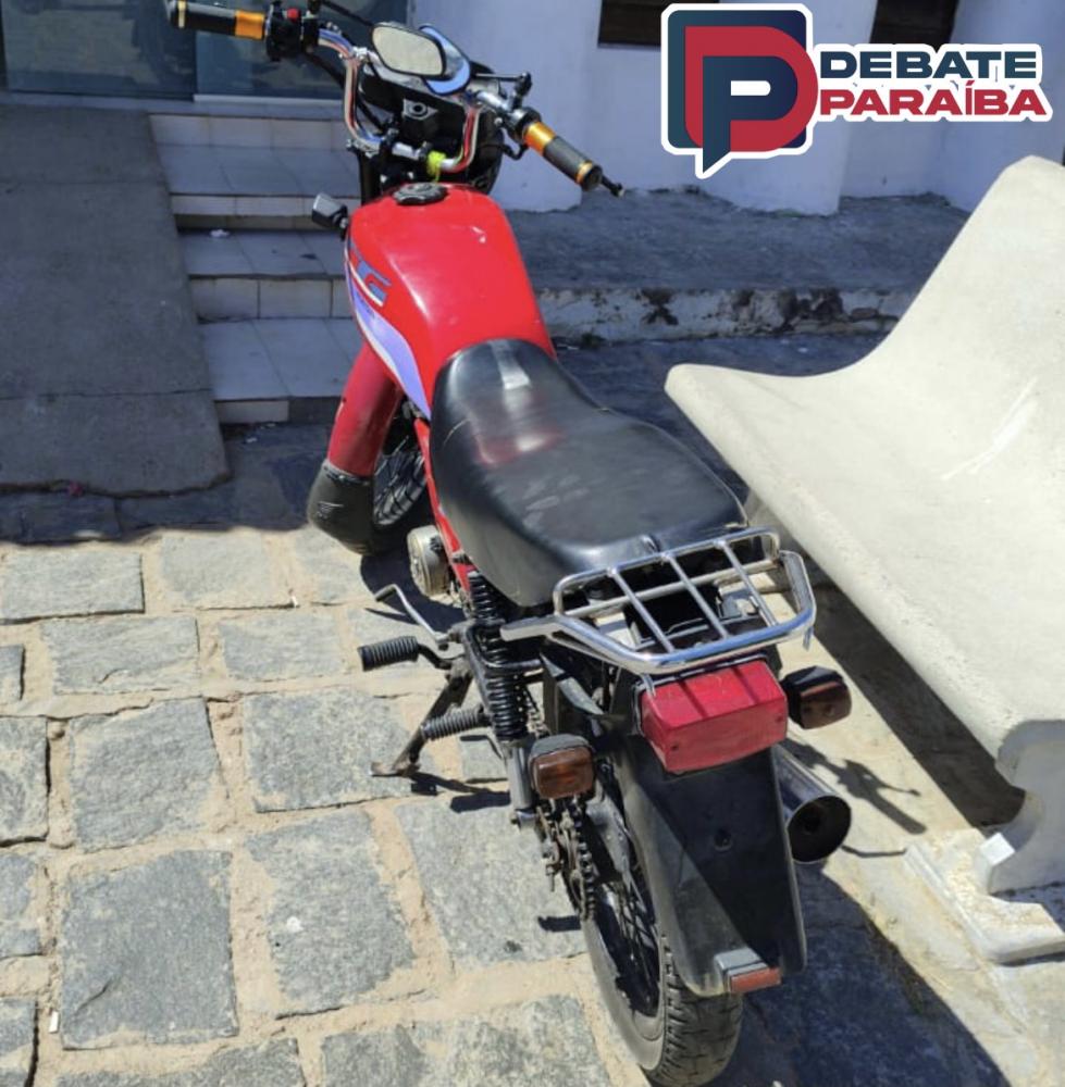 Diante dos fatos, o indivíduo foi encaminhado à delegacia de Polícia Civil com a moto apreendida (Foto: Reprodução)