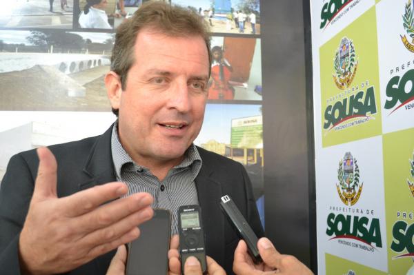 Tyrone ameaçou de romper com o governador Ricardo Coutinho durante entrevista coletiva. (Foto: Reprodução).
