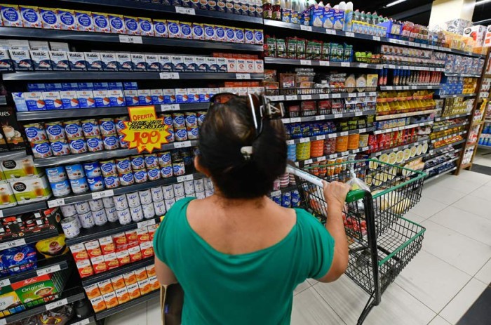 A alíquota é uma das maiores taxas aplicadas sobre consumo em todo o mundo, aponta a IFI - Foto: Marcos Oliveira/Agência Senado