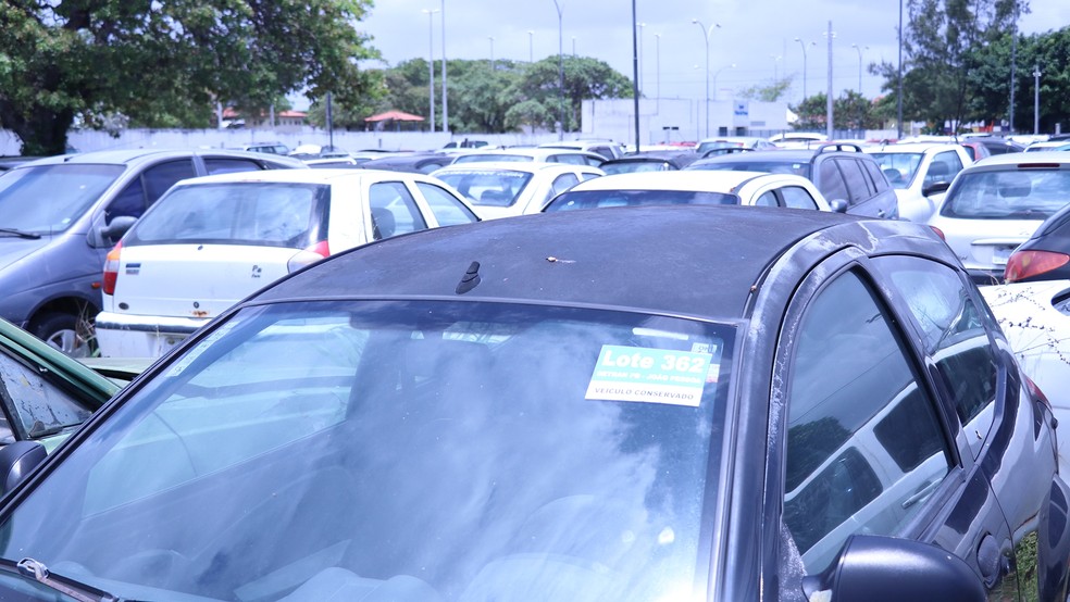 Mais de 700 veículos vão ser leiloados pelo Detran-PB, em João Pessoa — Foto: Secom-PB/Divulgação