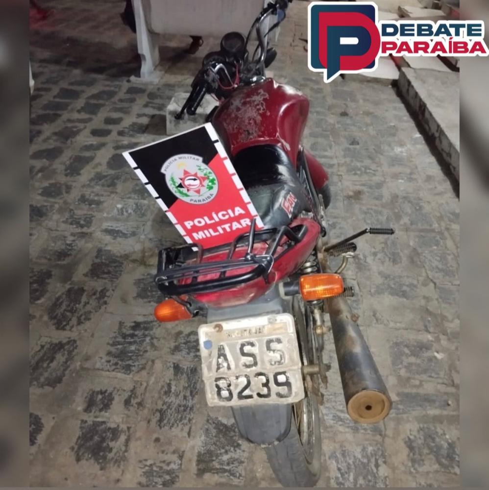 Diante dos fatos, o condutor e a motocicleta foram conduzidos à delegacia de Polícia Civil (Foto: Reprodução)