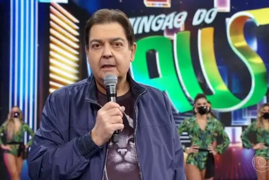 Apresentador passou por transplante no domingo (Foto: Reprodução).